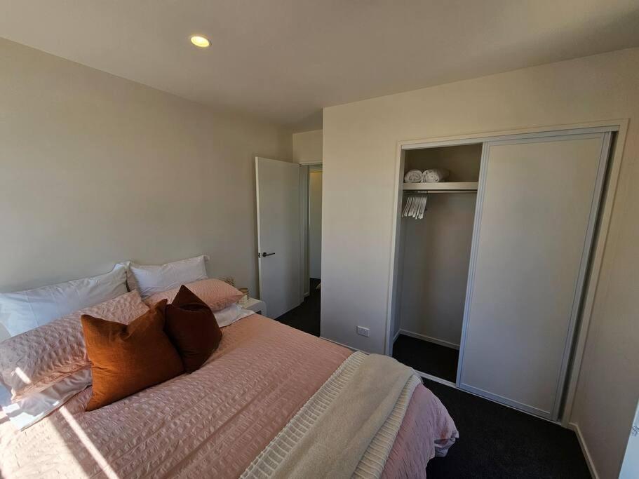 Cosy Central Home - Walk To Cbd & Free Escooters! Christchurch Extérieur photo