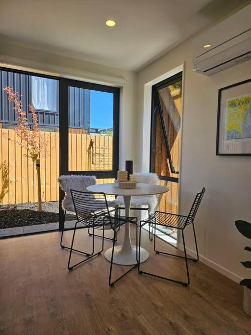 Cosy Central Home - Walk To Cbd & Free Escooters! Christchurch Extérieur photo