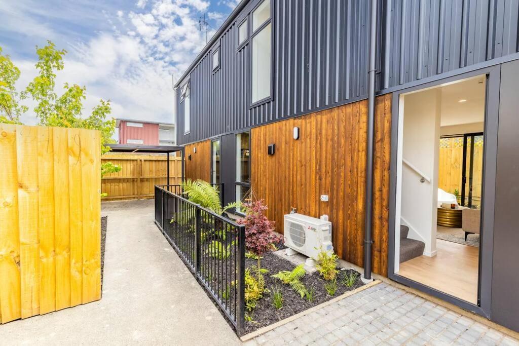 Cosy Central Home - Walk To Cbd & Free Escooters! Christchurch Extérieur photo